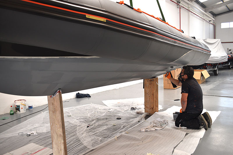 realizando el nuevo flotador de una embarcación semirrígida- TUBULAR- Flotadores de Hypalon y PVC